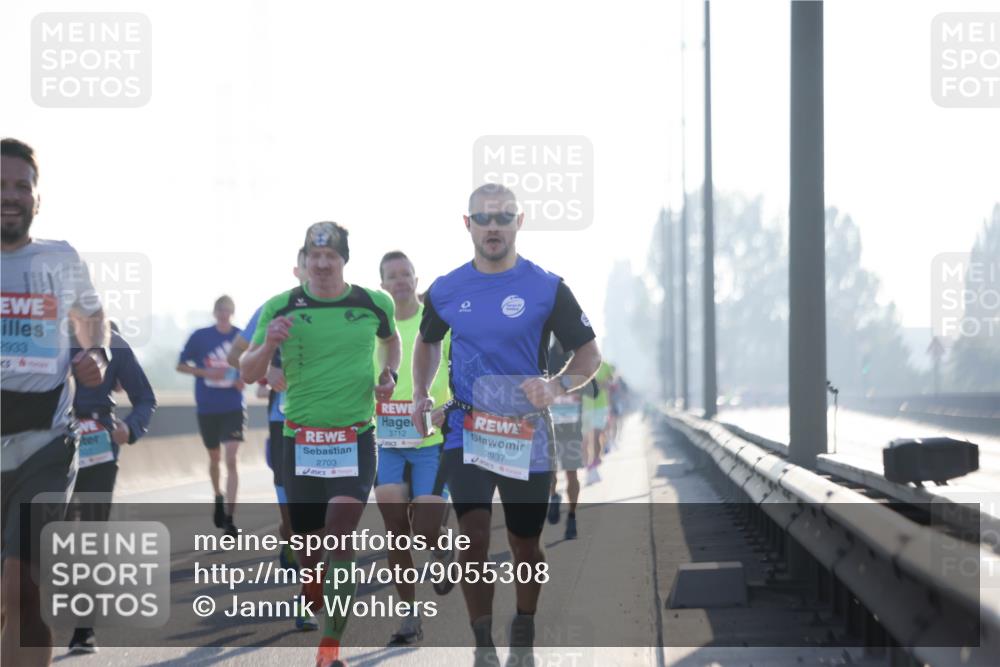 03.10.2025 - Köhlbrandbrückenlauf Jannik Wohlers http://msf.ph/oto/9055308 03.10.2025 09:12:48 Position 3 2933, 2703, 3712, 2937 meine-sportfotos.de