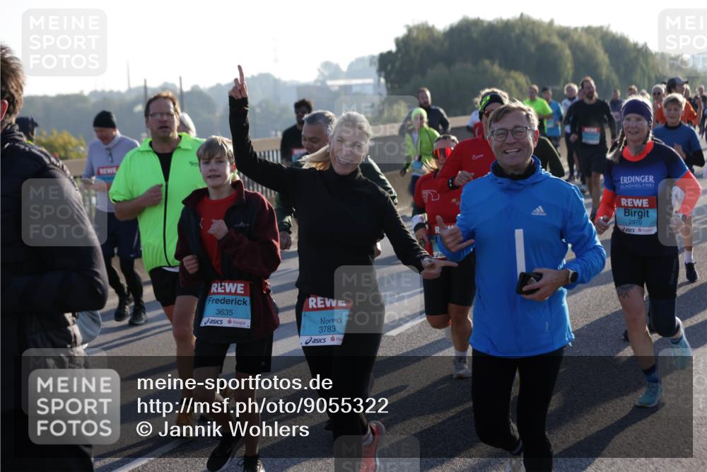 03.10.2025 - Köhlbrandbrückenlauf Jannik Wohlers http://msf.ph/oto/9055322 03.10.2025 09:20:33 Position 3 3635, 3783, 2970 meine-sportfotos.de