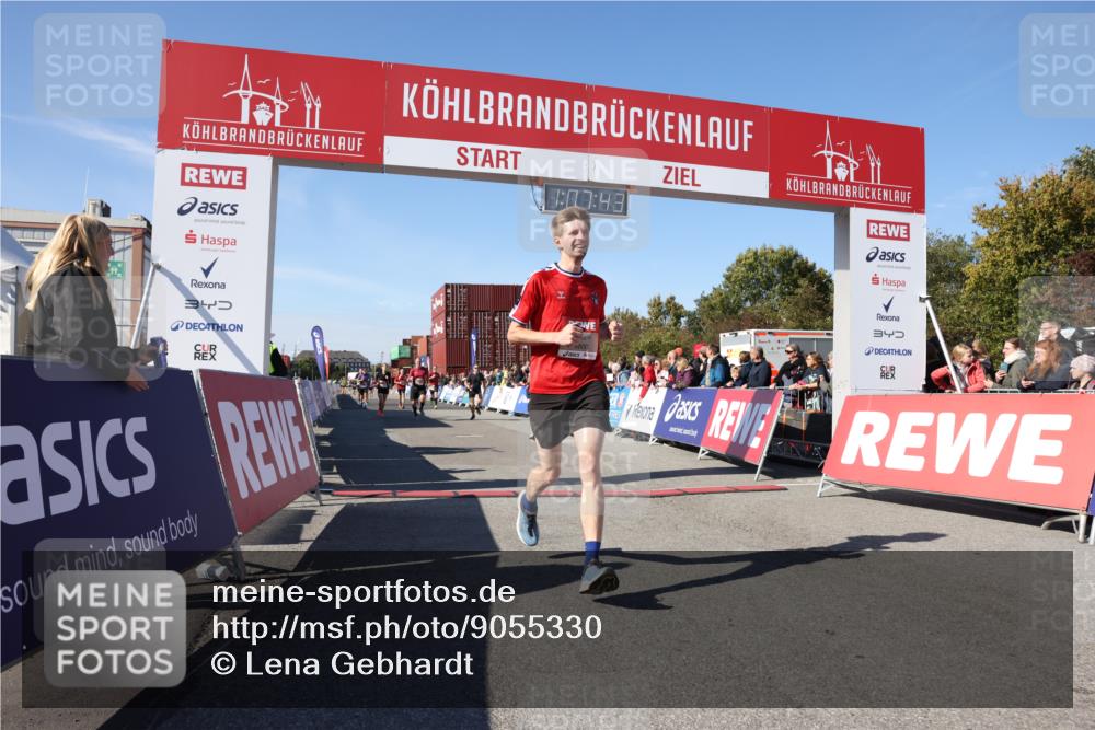 03.10.2025 - Köhlbrandbrückenlauf Lena Gebhardt http://msf.ph/oto/9055330 03.10.2025 13:07:44 Ziel 4159, 4165, 4263, 4382, 6285, 6384, 6744, 6800, 6821 meine-sportfotos.de