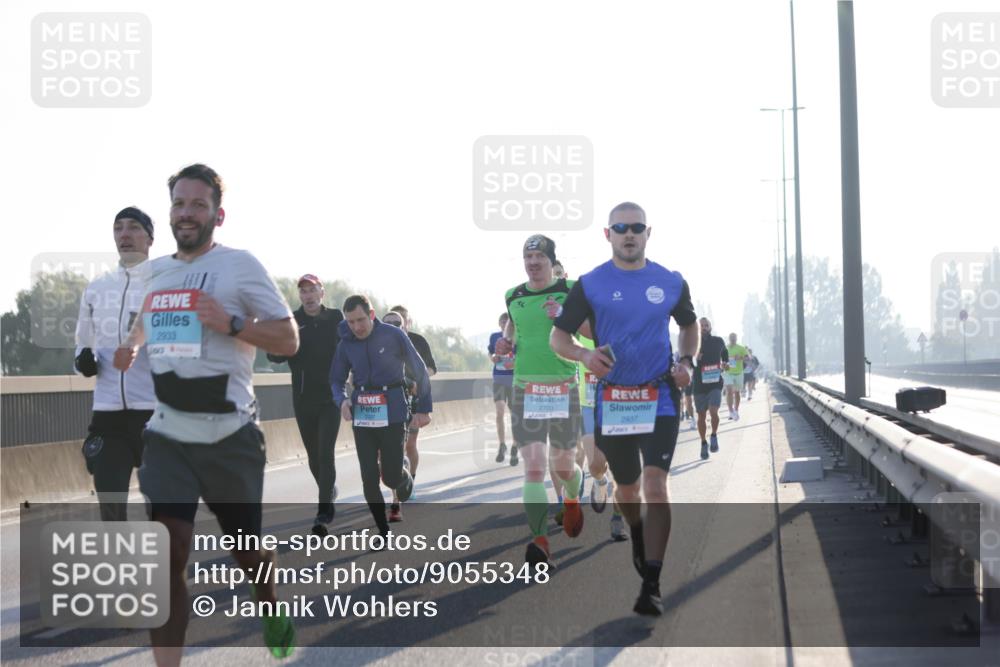 03.10.2025 - Köhlbrandbrückenlauf Jannik Wohlers http://msf.ph/oto/9055348 03.10.2025 09:12:49 Position 3 2933, 2703, 2937 meine-sportfotos.de