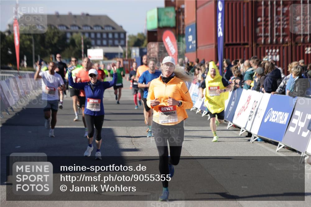 03.10.2025 - Köhlbrandbrückenlauf Jannik Wohlers http://msf.ph/oto/9055355 03.10.2025 13:10:22 Ziel 4147, 4343, 4364, 4479, 4683, 4710, 4711, 4774, 4822, 5029, 6294, 6587, 6781, 6782 meine-sportfotos.de