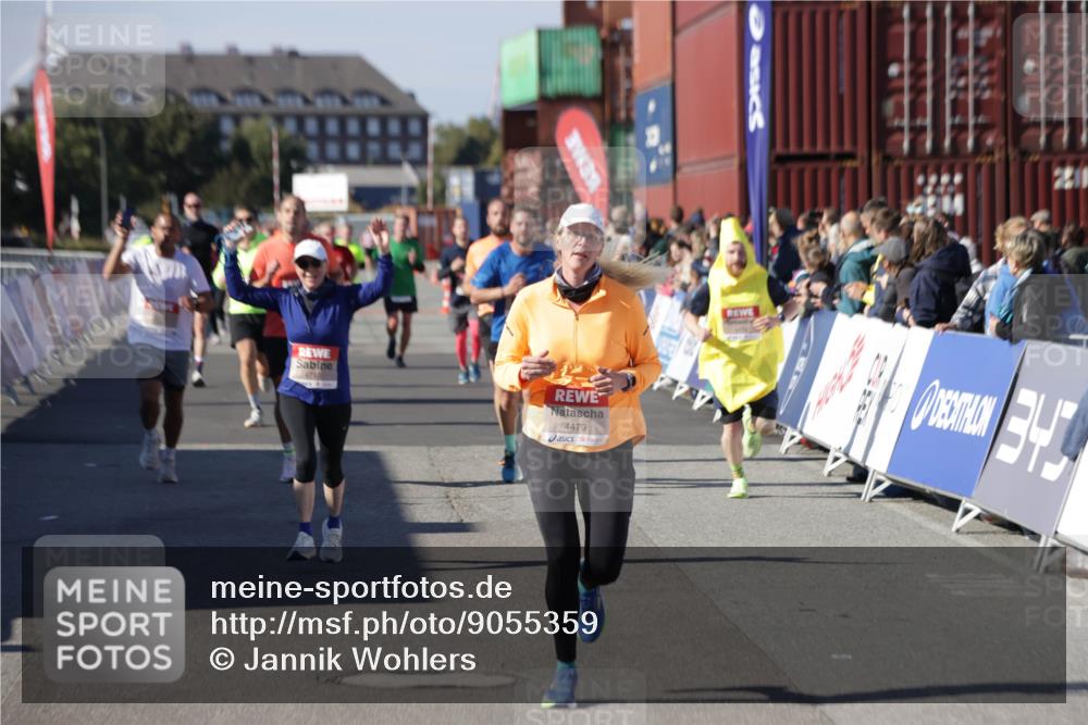 03.10.2025 - Köhlbrandbrückenlauf Jannik Wohlers http://msf.ph/oto/9055359 03.10.2025 13:10:22 Ziel 4147, 4343, 4364, 4479, 4683, 4710, 4711, 4774, 4822, 5029, 6294, 6587, 6781, 6782 meine-sportfotos.de