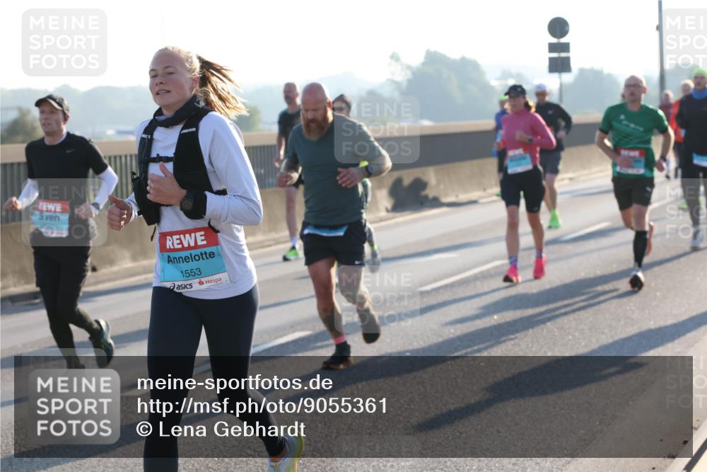 03.10.2025 - Köhlbrandbrückenlauf Lena Gebhardt http://msf.ph/oto/9055361 03.10.2025 09:16:55 Position 1 1553 meine-sportfotos.de