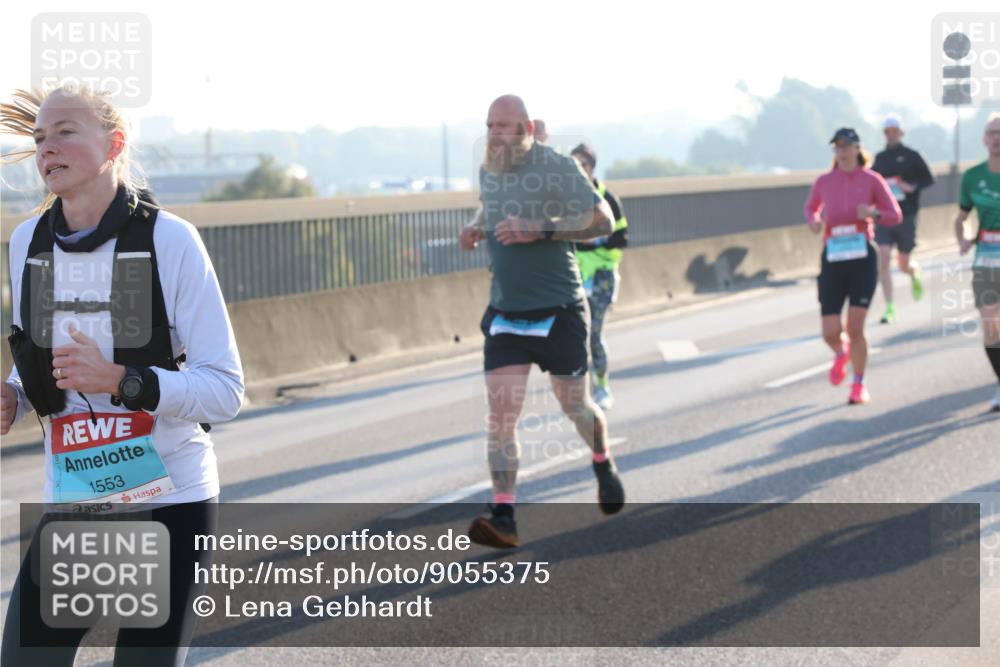 03.10.2025 - Köhlbrandbrückenlauf Lena Gebhardt http://msf.ph/oto/9055375 03.10.2025 09:16:55 Position 1 1553 meine-sportfotos.de