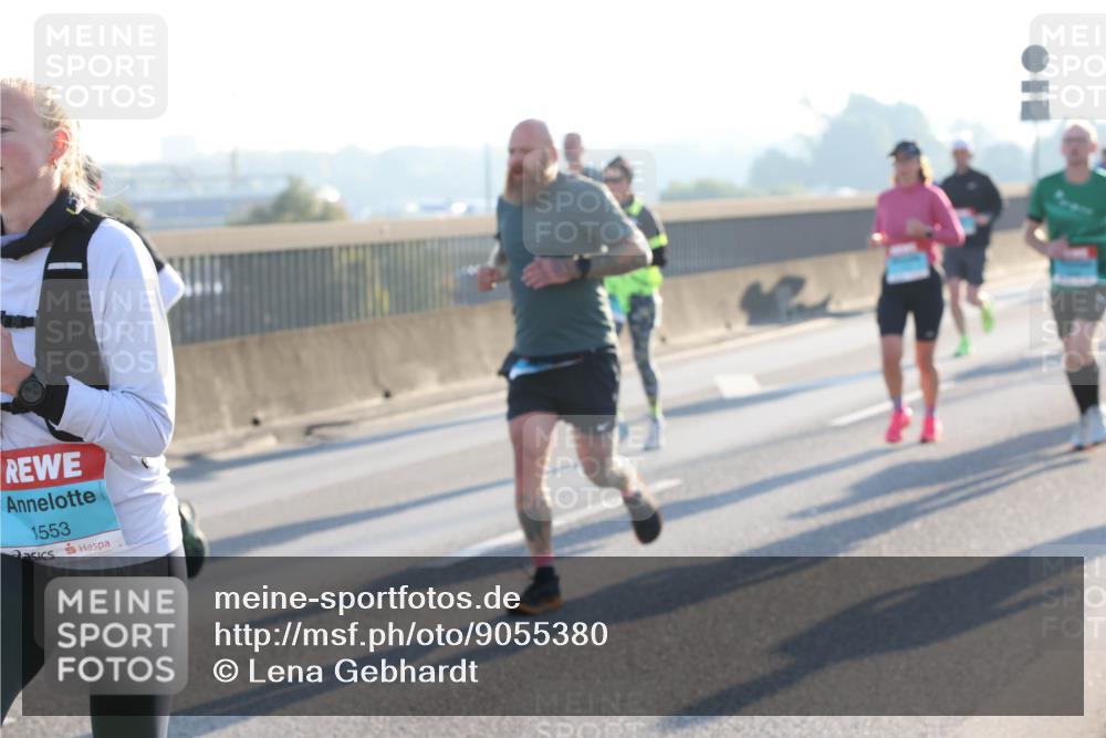 03.10.2025 - Köhlbrandbrückenlauf Lena Gebhardt http://msf.ph/oto/9055380 03.10.2025 09:16:55 Position 1 1553 meine-sportfotos.de