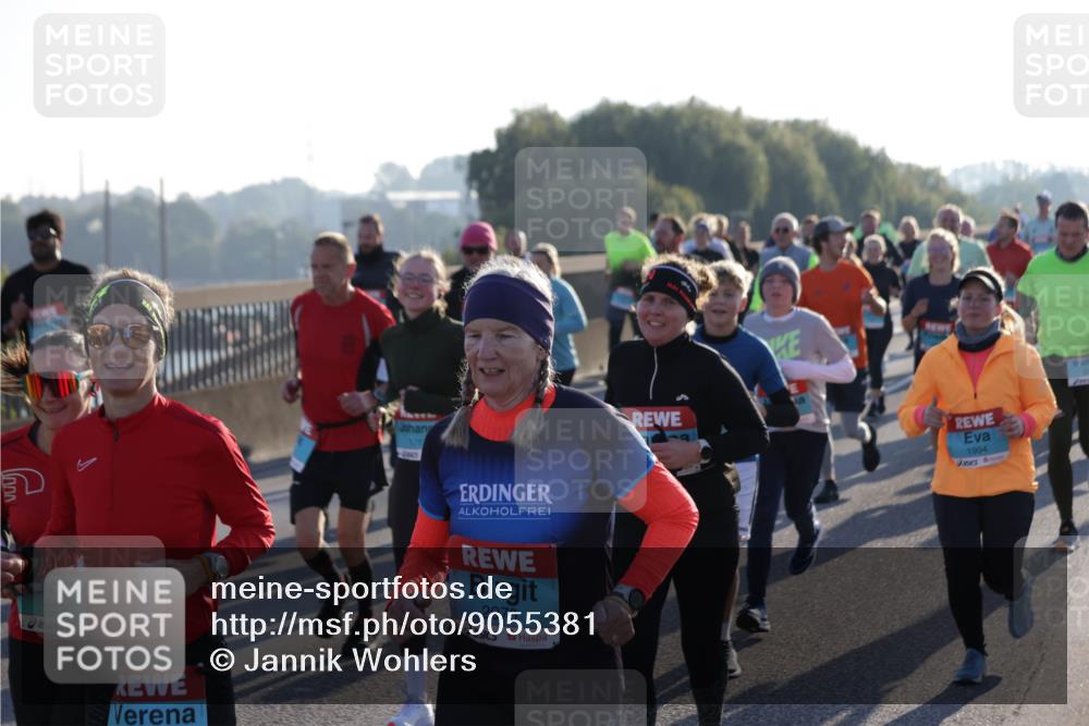 03.10.2025 - Köhlbrandbrückenlauf Jannik Wohlers http://msf.ph/oto/9055381 03.10.2025 09:20:34 Position 3 3310, 2970, 1994 meine-sportfotos.de