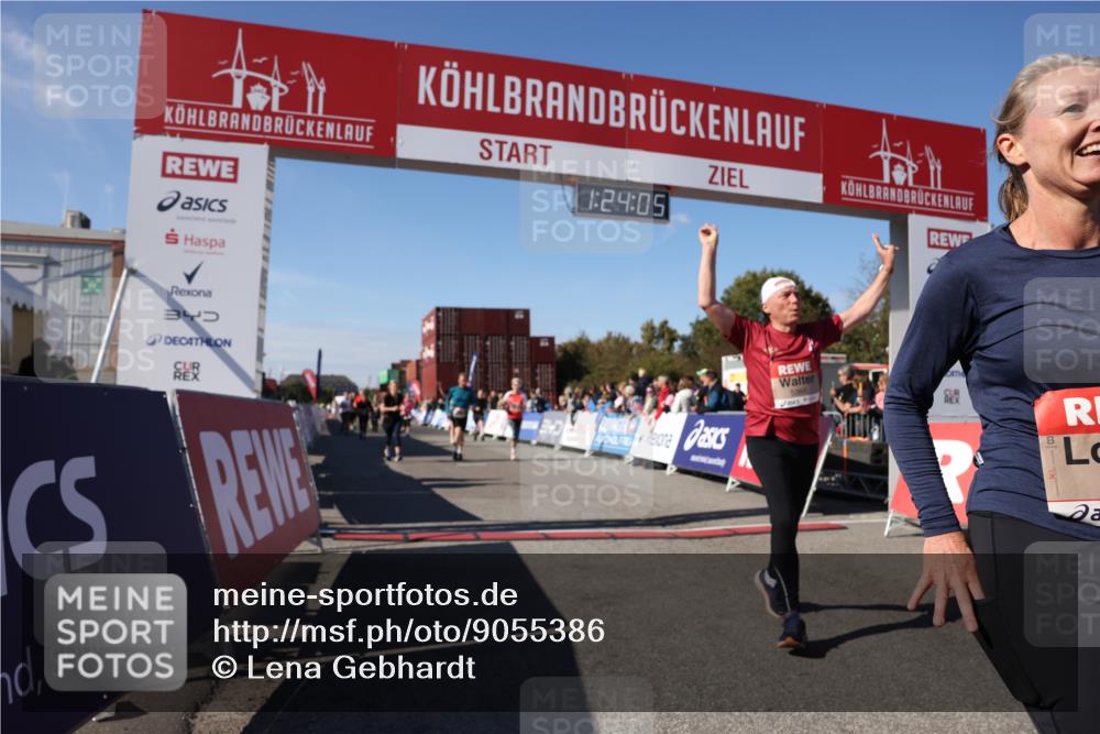 03.10.2025 - Köhlbrandbrückenlauf Lena Gebhardt http://msf.ph/oto/9055386 03.10.2025 13:24:05 Ziel 4442, 4529, 4647, 4657, 5106, 5361, 5387, 5389, 5419, 5709, 6119, 6442, 6443, 6557, 6643, 6701 meine-sportfotos.de