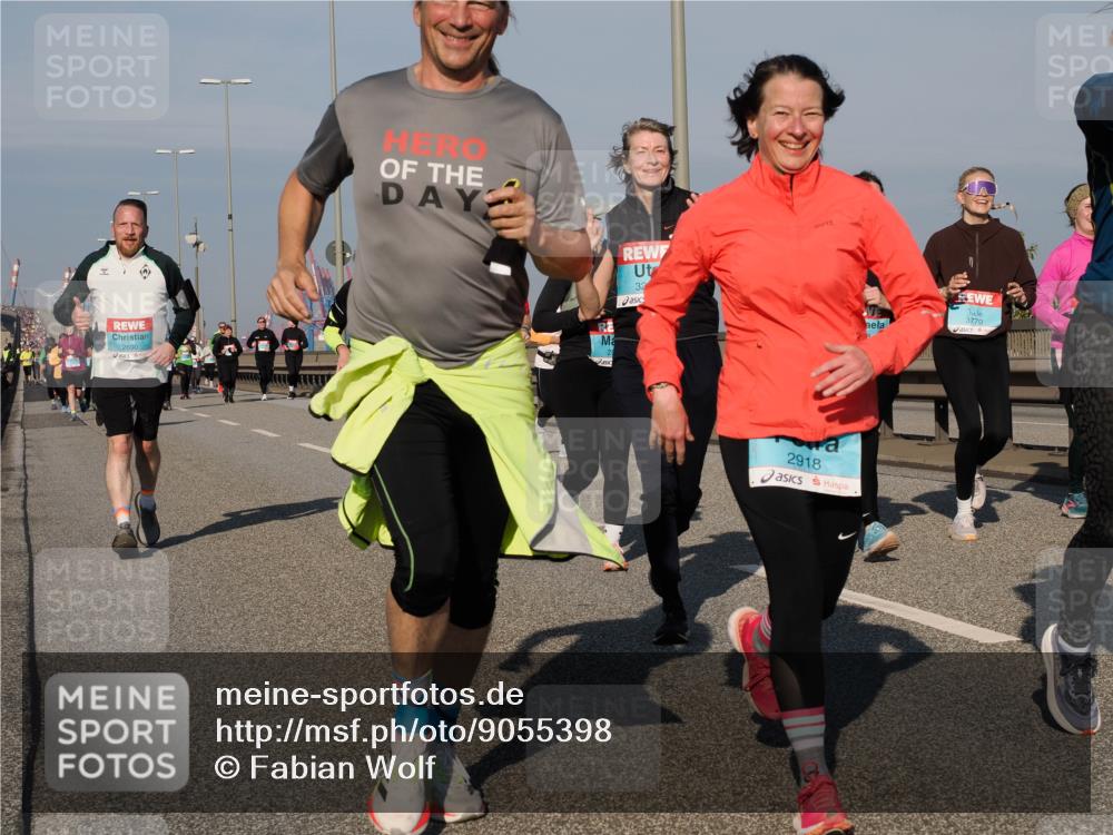 03.10.2025 - Köhlbrandbrückenlauf Fabian Wolf http://msf.ph/oto/9055398 03.10.2025 10:03:03 Position 3 2690, 32, 2918, 3770 meine-sportfotos.de