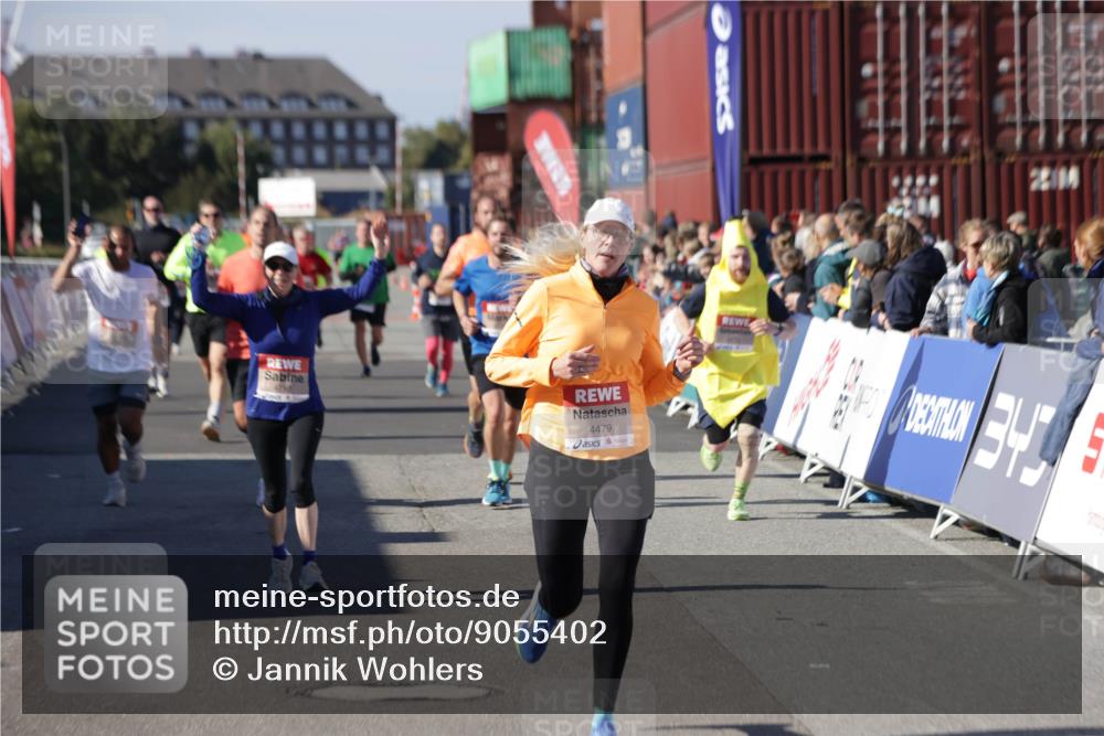 03.10.2025 - Köhlbrandbrückenlauf Jannik Wohlers http://msf.ph/oto/9055402 03.10.2025 13:10:22 Ziel 4147, 4343, 4364, 4479, 4683, 4710, 4711, 4774, 4822, 5029, 6294, 6587, 6781, 6782 meine-sportfotos.de