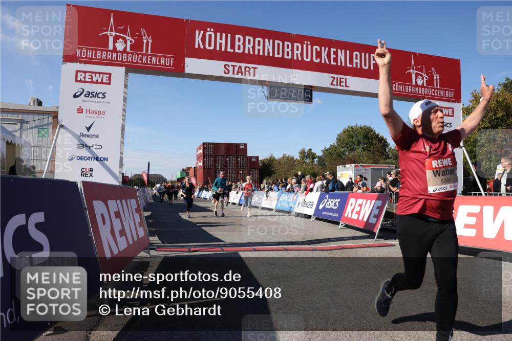 03.10.2025 - Köhlbrandbrückenlauf Lena Gebhardt http://msf.ph/oto/9055408 03.10.2025 13:24:06 Ziel 4442, 4529, 4647, 4657, 4698, 5106, 5361, 5387, 5389, 5419, 5709, 6119, 6442, 6443, 6557, 6643, 6701 meine-sportfotos.de