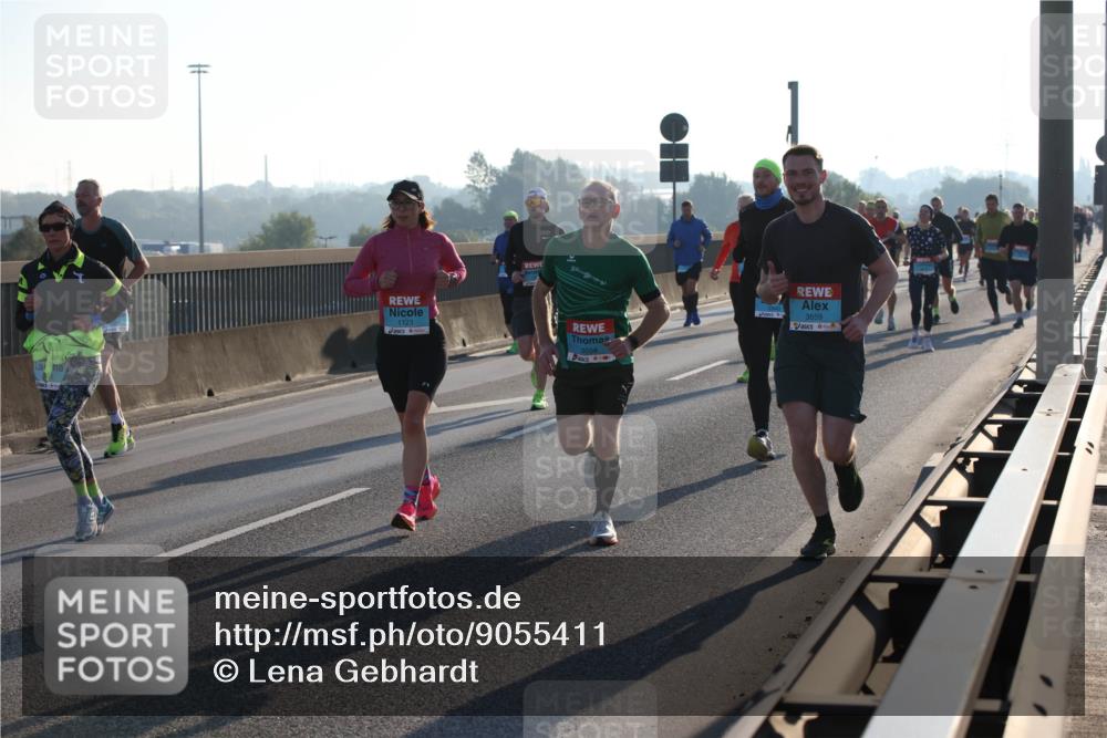 03.10.2025 - Köhlbrandbrückenlauf Lena Gebhardt http://msf.ph/oto/9055411 03.10.2025 09:16:56 Position 1 1123, 3659 meine-sportfotos.de