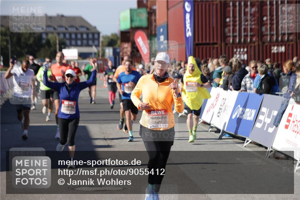 03.10.2025 - Köhlbrandbrückenlauf Jannik Wohlers http://msf.ph/oto/9055412 03.10.2025 13:10:22 Ziel 4147, 4343, 4364, 4479, 4683, 4710, 4711, 4774, 4822, 5029, 6294, 6587, 6781, 6782 meine-sportfotos.de
