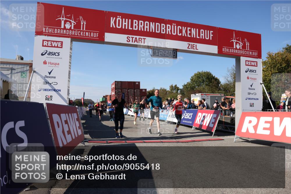 03.10.2025 - Köhlbrandbrückenlauf Lena Gebhardt http://msf.ph/oto/9055418 03.10.2025 13:24:08 Ziel 4442, 4529, 4647, 4657, 4698, 4942, 5106, 5321, 5350, 5361, 5387, 5389, 5419, 5432, 5986, 6119, 6168, 6169, 6442, 6443, 6557, 6643, 6701 meine-sportfotos.de