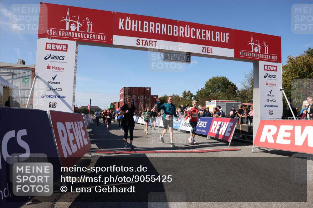 03.10.2025 - Köhlbrandbrückenlauf Lena Gebhardt http://msf.ph/oto/9055425 03.10.2025 13:24:08 Ziel 4442, 4529, 4647, 4657, 4698, 4942, 5106, 5321, 5350, 5361, 5387, 5389, 5419, 5432, 5986, 6119, 6168, 6169, 6442, 6443, 6557, 6643, 6701 meine-sportfotos.de
