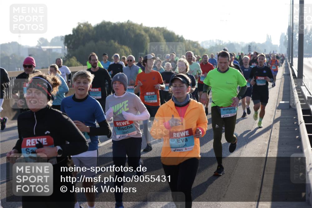 03.10.2025 - Köhlbrandbrückenlauf Jannik Wohlers http://msf.ph/oto/9055431 03.10.2025 09:20:35 Position 3 2841, 1994, 3109 meine-sportfotos.de
