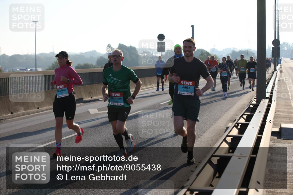 03.10.2025 - Köhlbrandbrückenlauf Lena Gebhardt http://msf.ph/oto/9055438 03.10.2025 09:16:57 Position 1 1123, 3658, 3659 meine-sportfotos.de