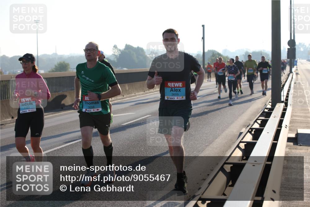 03.10.2025 - Köhlbrandbrückenlauf Lena Gebhardt http://msf.ph/oto/9055467 03.10.2025 09:16:57 Position 1 1123, 3658, 3659 meine-sportfotos.de