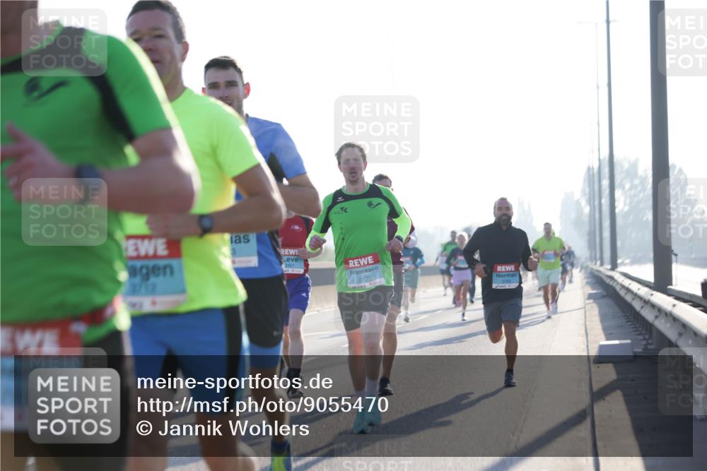 03.10.2025 - Köhlbrandbrückenlauf Jannik Wohlers http://msf.ph/oto/9055470 03.10.2025 09:12:51 Position 3 3712, 3491, 2705 meine-sportfotos.de
