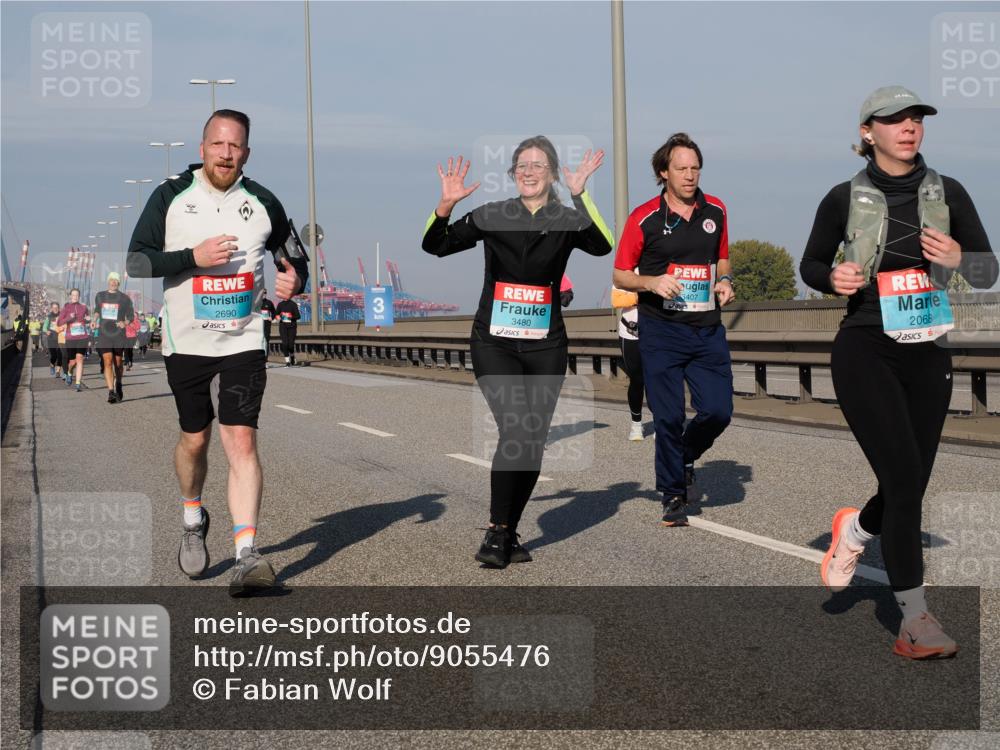03.10.2025 - Köhlbrandbrückenlauf Fabian Wolf http://msf.ph/oto/9055476 03.10.2025 10:03:05 Position 3 2690, 3, 3480, 3407, 2068 meine-sportfotos.de