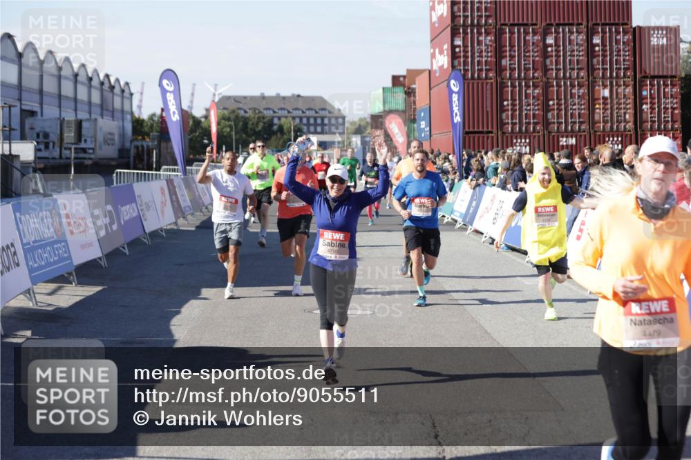 03.10.2025 - Köhlbrandbrückenlauf Jannik Wohlers http://msf.ph/oto/9055511 03.10.2025 13:10:24 Ziel 4147, 4364, 4429, 4479, 4683, 4710, 4711, 4774, 4822, 5029, 6294, 6587, 6781, 6782 meine-sportfotos.de