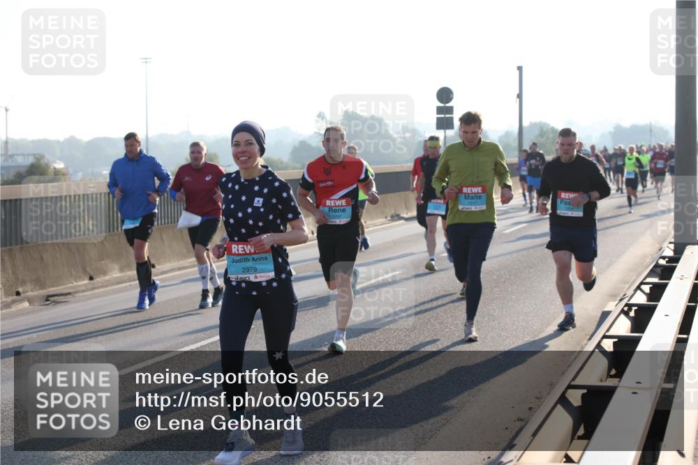 03.10.2025 - Köhlbrandbrückenlauf Lena Gebhardt http://msf.ph/oto/9055512 03.10.2025 09:17:02 Position 1 2979, 1297, 1517 meine-sportfotos.de