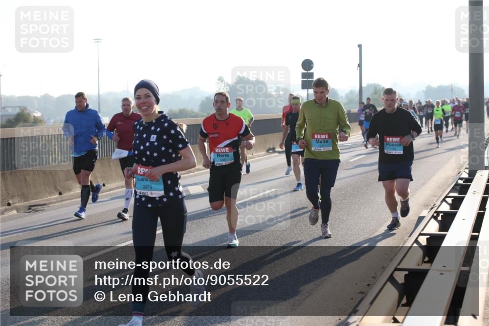 03.10.2025 - Köhlbrandbrückenlauf Lena Gebhardt http://msf.ph/oto/9055522 03.10.2025 09:17:02 Position 1 2979, 1297, 1517, 1504 meine-sportfotos.de