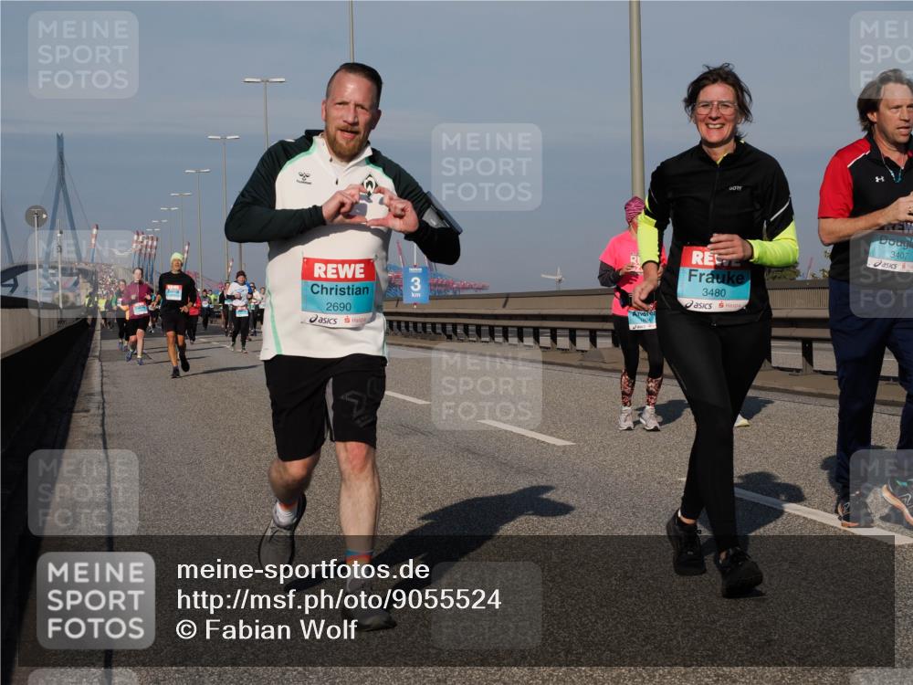 03.10.2025 - Köhlbrandbrückenlauf Fabian Wolf http://msf.ph/oto/9055524 03.10.2025 10:03:06 Position 3 2690, 3, 1804, 3480, 3407 meine-sportfotos.de