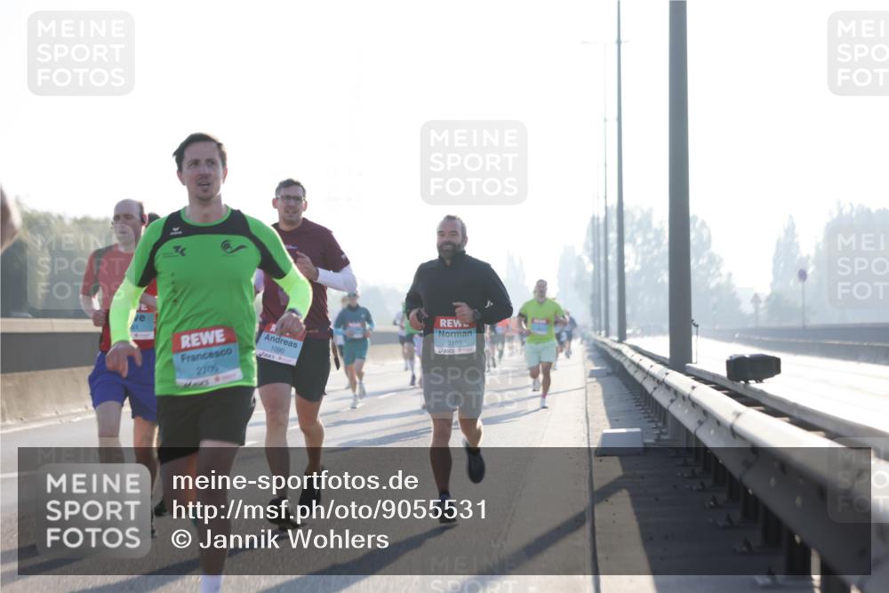 03.10.2025 - Köhlbrandbrückenlauf Jannik Wohlers http://msf.ph/oto/9055531 03.10.2025 09:12:52 Position 3 2705, 1090, 3193 meine-sportfotos.de