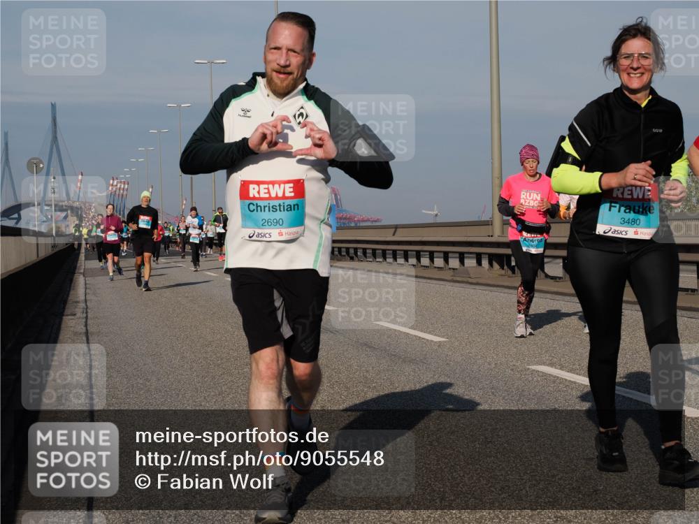 03.10.2025 - Köhlbrandbrückenlauf Fabian Wolf http://msf.ph/oto/9055548 03.10.2025 10:03:06 Position 3 2690, 3480 meine-sportfotos.de