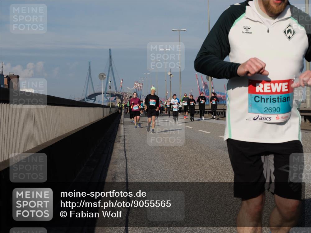 03.10.2025 - Köhlbrandbrückenlauf Fabian Wolf http://msf.ph/oto/9055565 03.10.2025 10:03:07 Position 3 2690 meine-sportfotos.de