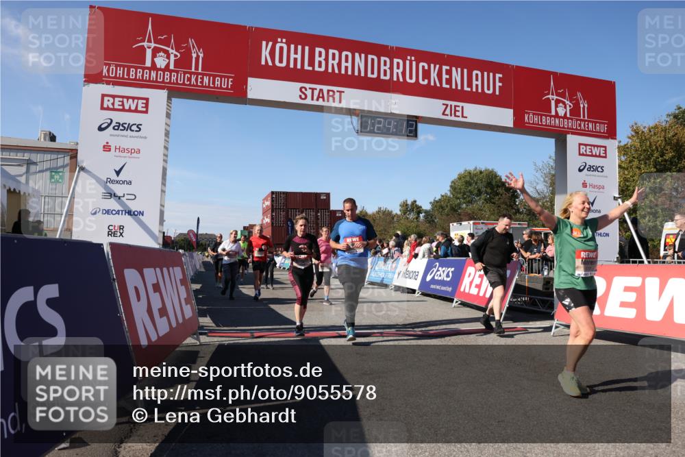 03.10.2025 - Köhlbrandbrückenlauf Lena Gebhardt http://msf.ph/oto/9055578 03.10.2025 13:24:12 Ziel 4286, 4442, 4529, 4657, 4698, 4942, 4943, 5085, 5321, 5350, 5387, 5389, 5419, 5432, 5986, 6119, 6168, 6169, 6442, 6443, 6557, 6643, 6701 meine-sportfotos.de
