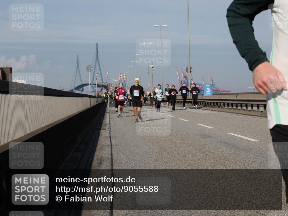 03.10.2025 - Köhlbrandbrückenlauf Fabian Wolf http://msf.ph/oto/9055588 03.10.2025 10:03:07 Position 3  meine-sportfotos.de