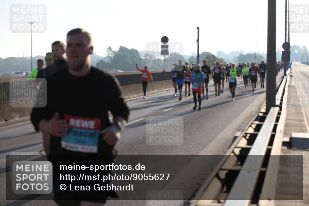 03.10.2025 - Köhlbrandbrückenlauf Lena Gebhardt http://msf.ph/oto/9055627 03.10.2025 09:17:04 Position 1  meine-sportfotos.de
