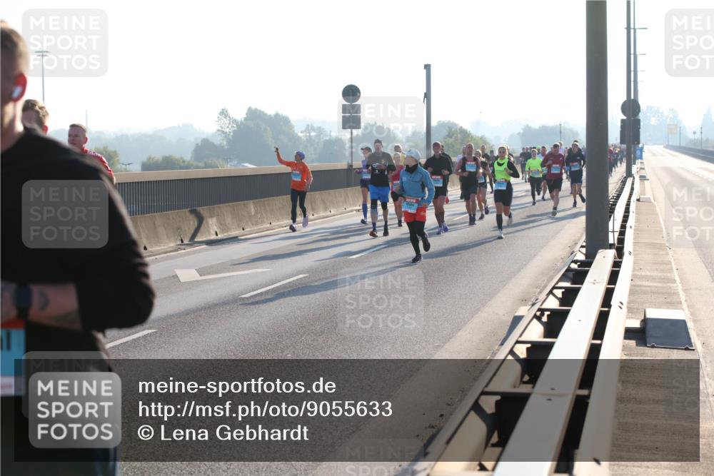 03.10.2025 - Köhlbrandbrückenlauf Lena Gebhardt http://msf.ph/oto/9055633 03.10.2025 09:17:05 Position 1  meine-sportfotos.de