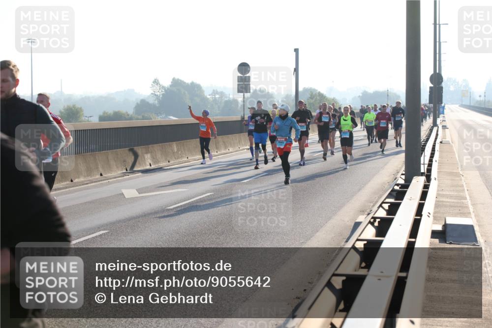 03.10.2025 - Köhlbrandbrückenlauf Lena Gebhardt http://msf.ph/oto/9055642 03.10.2025 09:17:05 Position 1  meine-sportfotos.de