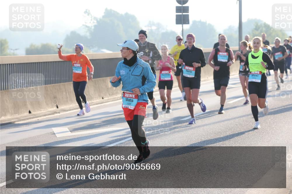 03.10.2025 - Köhlbrandbrückenlauf Lena Gebhardt http://msf.ph/oto/9055669 03.10.2025 09:17:07 Position 1 1330, 3454 meine-sportfotos.de