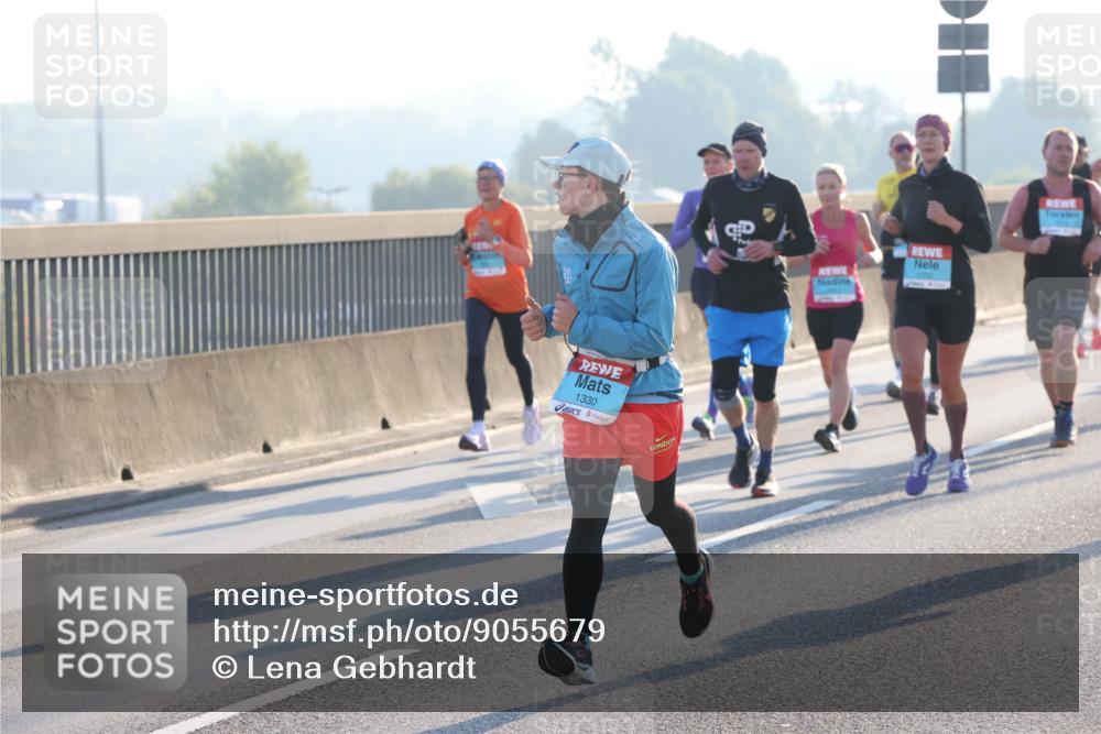 03.10.2025 - Köhlbrandbrückenlauf Lena Gebhardt http://msf.ph/oto/9055679 03.10.2025 09:17:07 Position 1 1330 meine-sportfotos.de