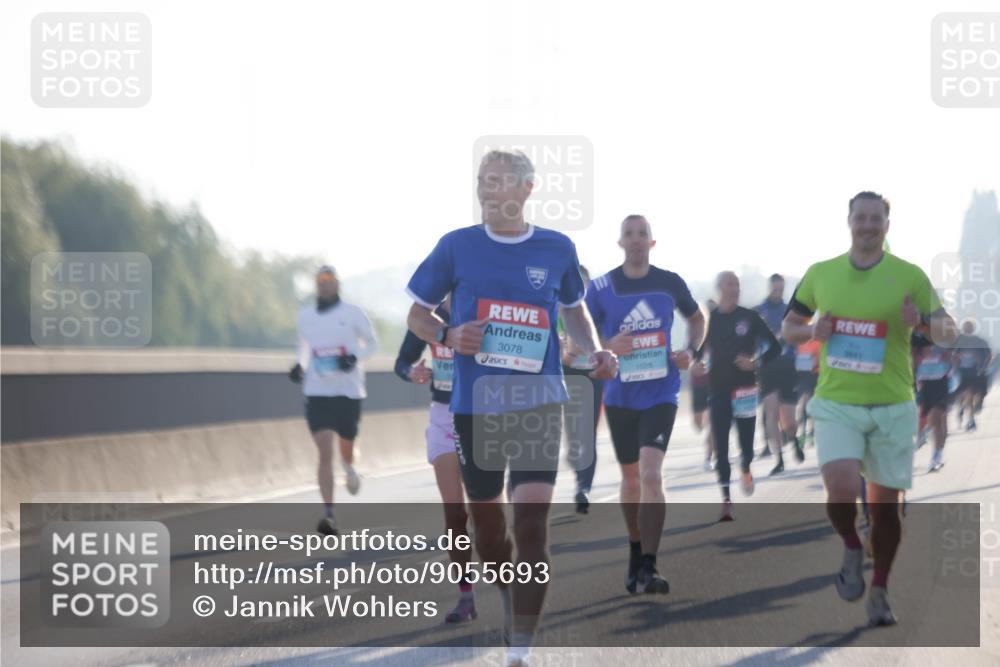 03.10.2025 - Köhlbrandbrückenlauf Jannik Wohlers http://msf.ph/oto/9055693 03.10.2025 09:12:56 Position 3 3078, 1028, 3841 meine-sportfotos.de