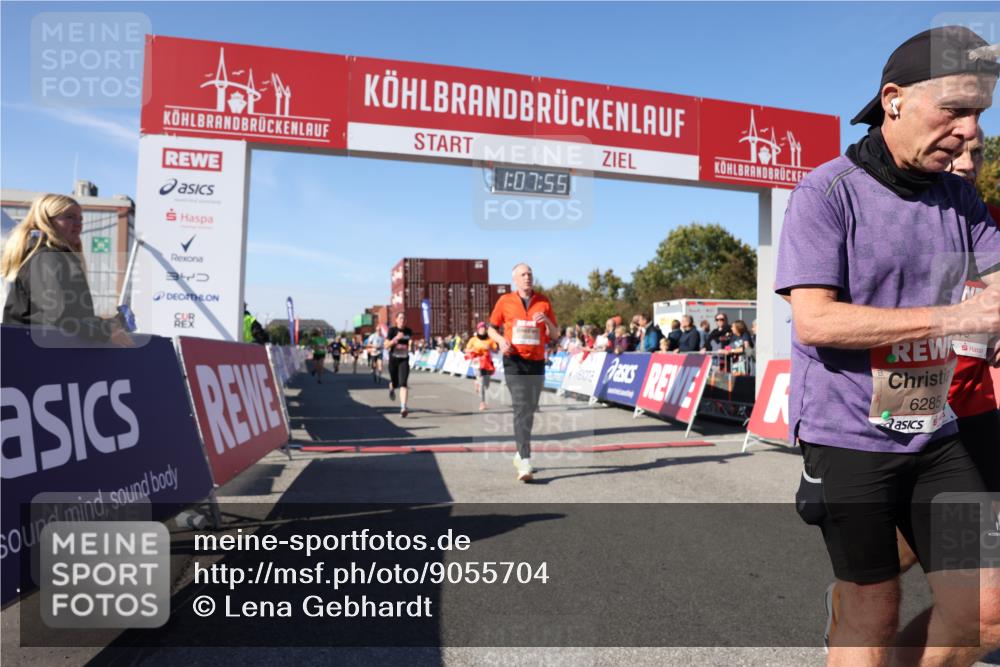 03.10.2025 - Köhlbrandbrückenlauf Lena Gebhardt http://msf.ph/oto/9055704 03.10.2025 13:07:56 Ziel 4159, 4184, 4310, 4382, 4395, 4639, 5959, 5993, 6022, 6120, 6163, 6244, 6285, 6348, 6384, 6409, 6651, 6696, 6821 meine-sportfotos.de
