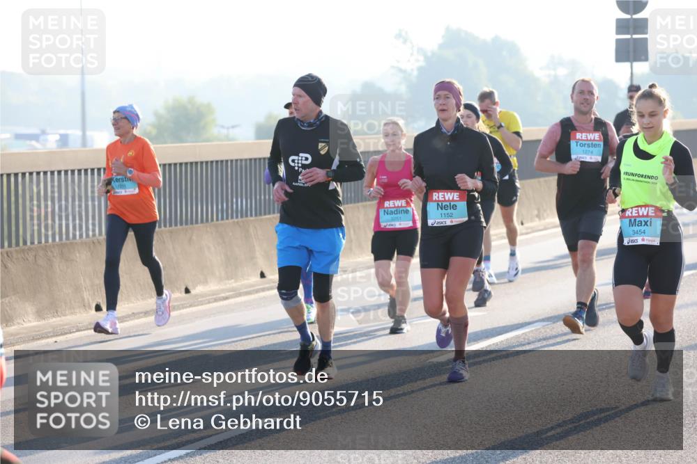 03.10.2025 - Köhlbrandbrückenlauf Lena Gebhardt http://msf.ph/oto/9055715 03.10.2025 09:17:09 Position 1 1211, 3251, 1152, 1274, 10, 2024, 3454 meine-sportfotos.de