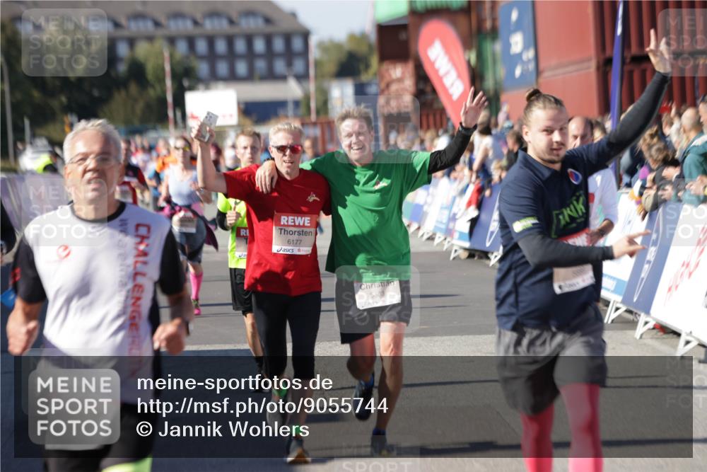 03.10.2025 - Köhlbrandbrückenlauf Jannik Wohlers http://msf.ph/oto/9055744 03.10.2025 13:10:30 Ziel 4386, 4429, 4479, 4710, 4711, 4774, 5229, 5383, 5689, 5738, 5889, 6024, 6177, 6294, 6779, 6781, 6782 meine-sportfotos.de