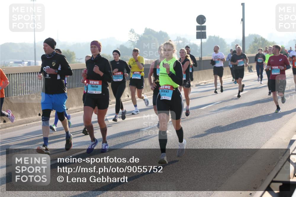 03.10.2025 - Köhlbrandbrückenlauf Lena Gebhardt http://msf.ph/oto/9055752 03.10.2025 09:17:09 Position 1 1152, 3454 meine-sportfotos.de