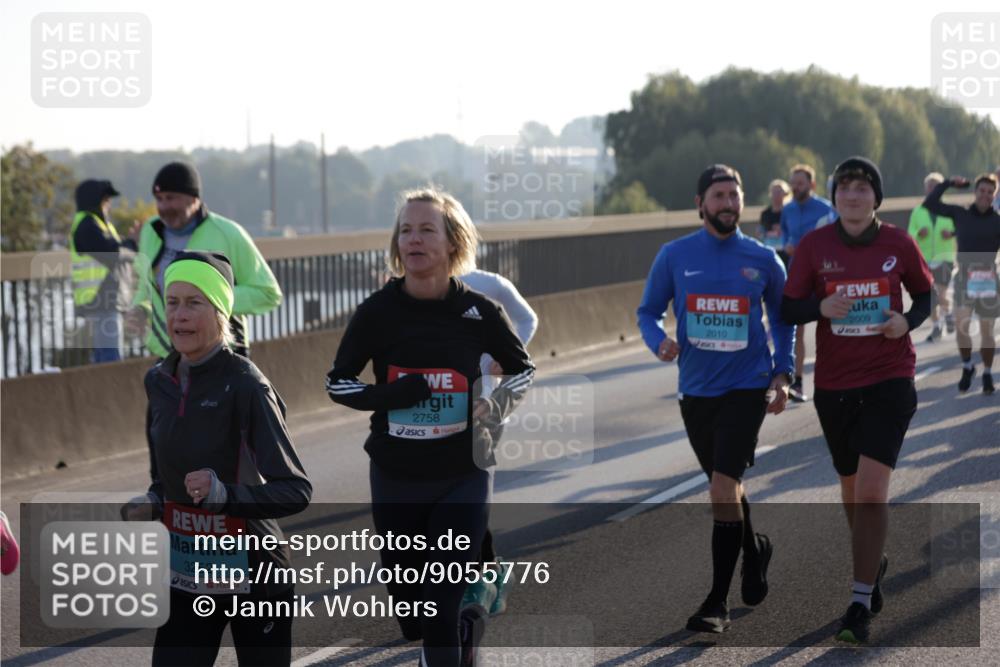 03.10.2025 - Köhlbrandbrückenlauf Jannik Wohlers http://msf.ph/oto/9055776 03.10.2025 09:20:43 Position 3 3252, 2758, 2010, 2009 meine-sportfotos.de