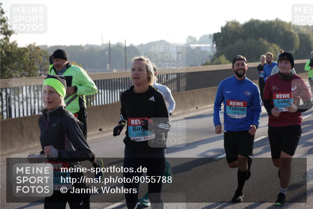 03.10.2025 - Köhlbrandbrückenlauf Jannik Wohlers http://msf.ph/oto/9055788 03.10.2025 09:20:43 Position 3 3252, 2758, 2010, 2009 meine-sportfotos.de