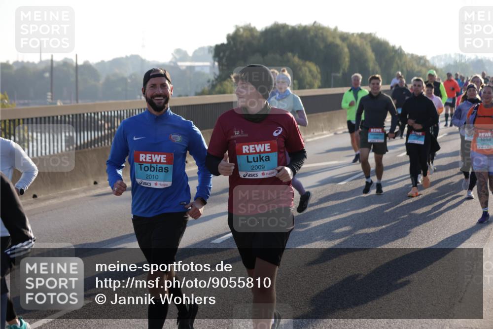 03.10.2025 - Köhlbrandbrückenlauf Jannik Wohlers http://msf.ph/oto/9055810 03.10.2025 09:20:43 Position 3 2010, 2009, 1348 meine-sportfotos.de