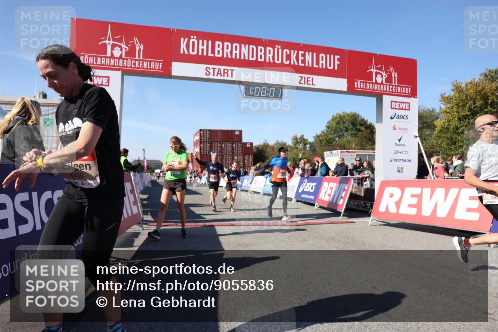 03.10.2025 - Köhlbrandbrückenlauf Lena Gebhardt http://msf.ph/oto/9055836 03.10.2025 13:08:01 Ziel 4107, 4184, 4310, 4357, 4395, 4639, 5959, 5993, 6022, 6120, 6163, 6244, 6348, 6409, 6635, 6651, 6696, 6752 meine-sportfotos.de