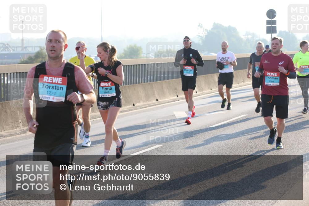 03.10.2025 - Köhlbrandbrückenlauf Lena Gebhardt http://msf.ph/oto/9055839 03.10.2025 09:17:12 Position 1 1274, 1018, 3603 meine-sportfotos.de