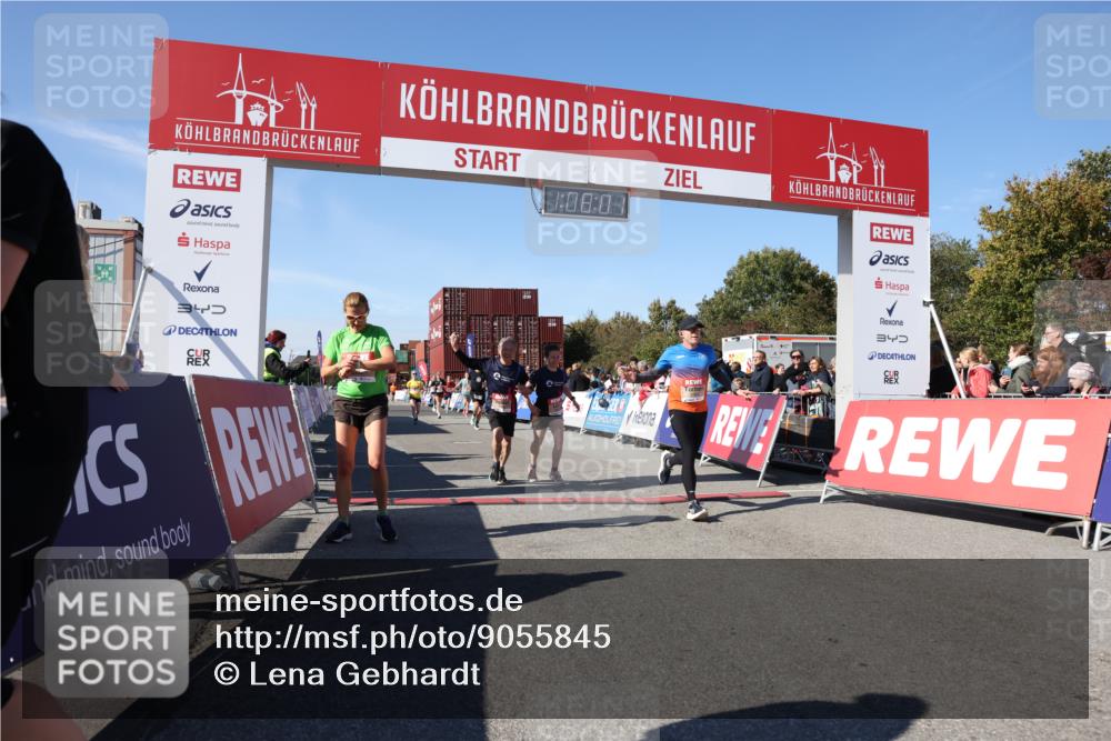 03.10.2025 - Köhlbrandbrückenlauf Lena Gebhardt http://msf.ph/oto/9055845 03.10.2025 13:08:02 Ziel 4107, 4184, 4357, 4395, 4639, 5959, 6022, 6163, 6244, 6348, 6409, 6635, 6696, 6752 meine-sportfotos.de