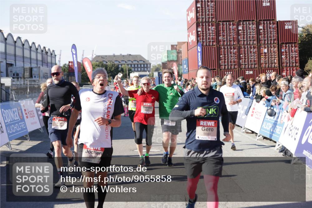 03.10.2025 - Köhlbrandbrückenlauf Jannik Wohlers http://msf.ph/oto/9055858 03.10.2025 13:10:32 Ziel 4386, 4429, 4479, 4514, 4710, 4711, 4774, 5229, 5383, 5689, 5738, 5889, 6024, 6177, 6294, 6779, 6781, 6782 meine-sportfotos.de