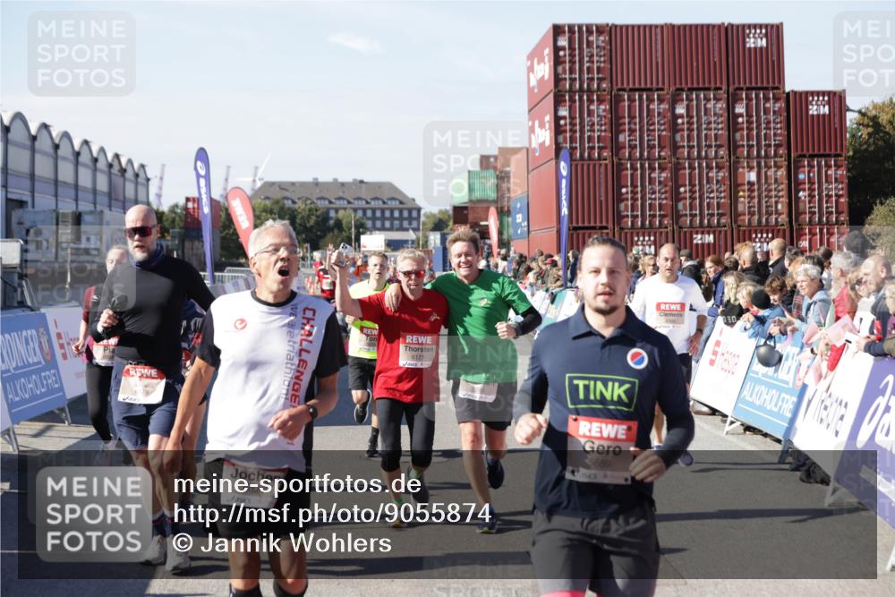 03.10.2025 - Köhlbrandbrückenlauf Jannik Wohlers http://msf.ph/oto/9055874 03.10.2025 13:10:32 Ziel 4386, 4429, 4479, 4514, 4710, 4711, 4774, 5229, 5383, 5689, 5738, 5889, 6024, 6177, 6294, 6779, 6781, 6782 meine-sportfotos.de